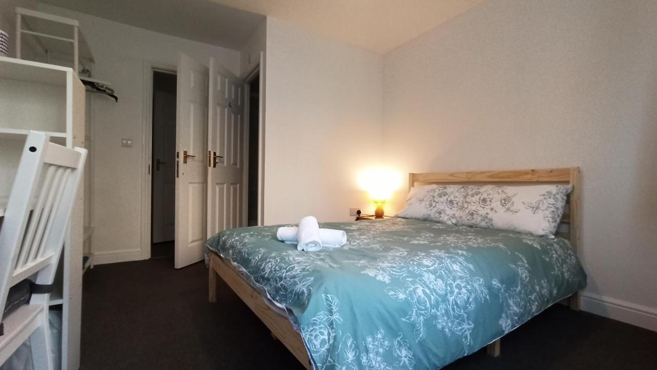Bright, Chilled Ensuite Db In A Shared Flat! Privatunterkunft