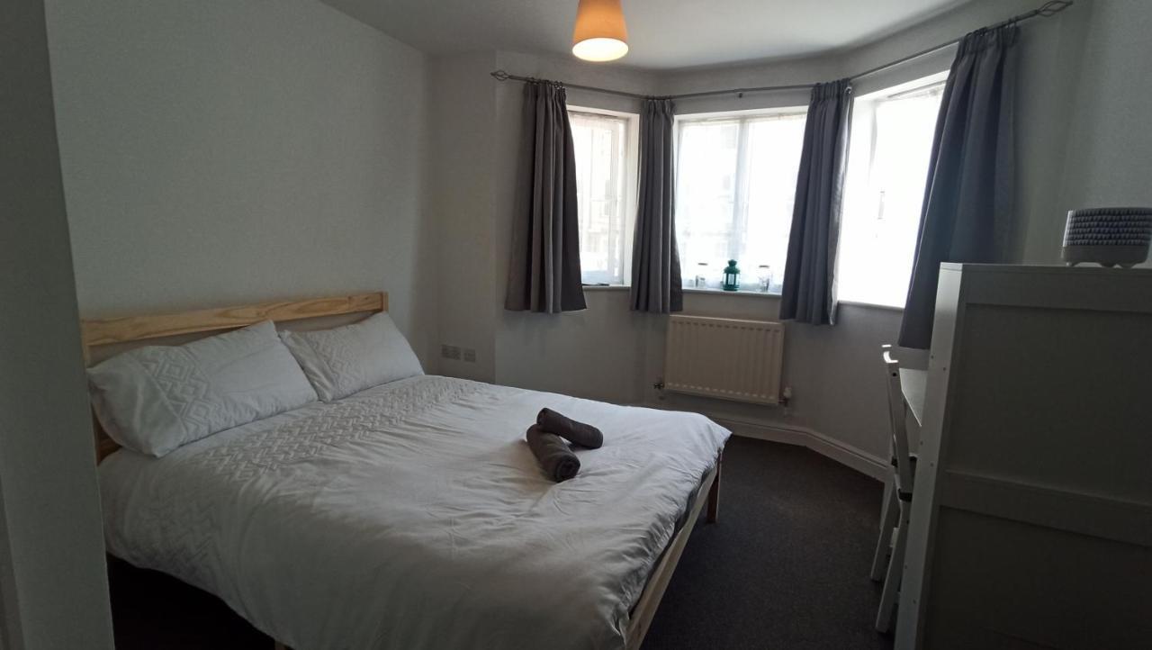 Bright, Chilled Ensuite Db In A Shared Flat! Privatunterkunft London