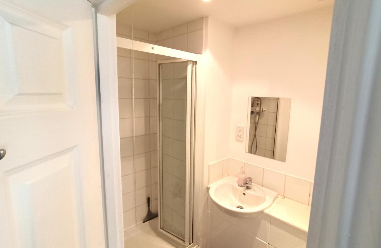 Privatunterkunft Bright, Chilled Ensuite Db In A Shared Flat! *